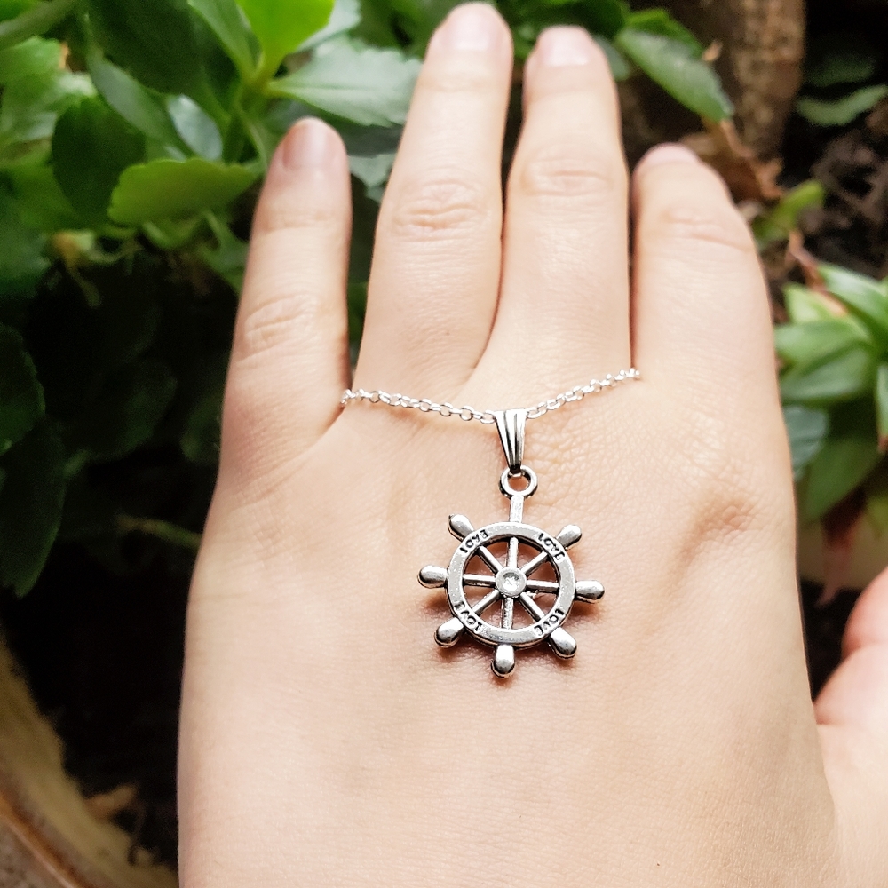 New Silver Ship Wheel Necklace - Picture 9 of 12